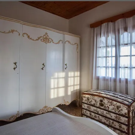 Themilia Beachfront, Luxury House Ferienhaus *