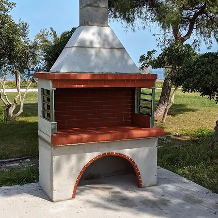 בית נופש Themilia Beachfront, Luxury House *