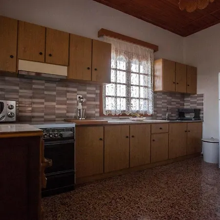 Holiday home Themilia Beachfront, Luxury House *