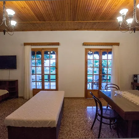 Themilia Beachfront, Luxury House *