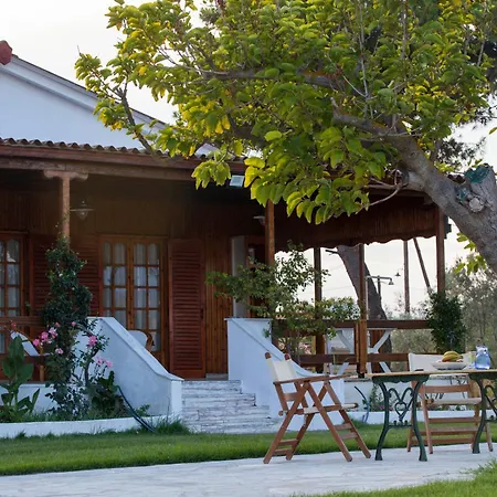Themilia Beachfront, Luxury House Holiday home *