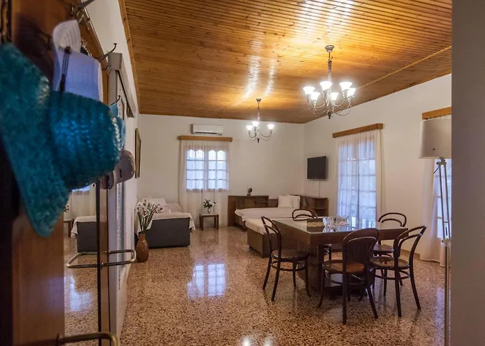 Themilia Beachfront, Luxury House *