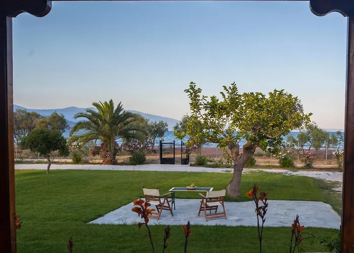 Сasa de vacaciones Themilia Beachfront, Luxury House *