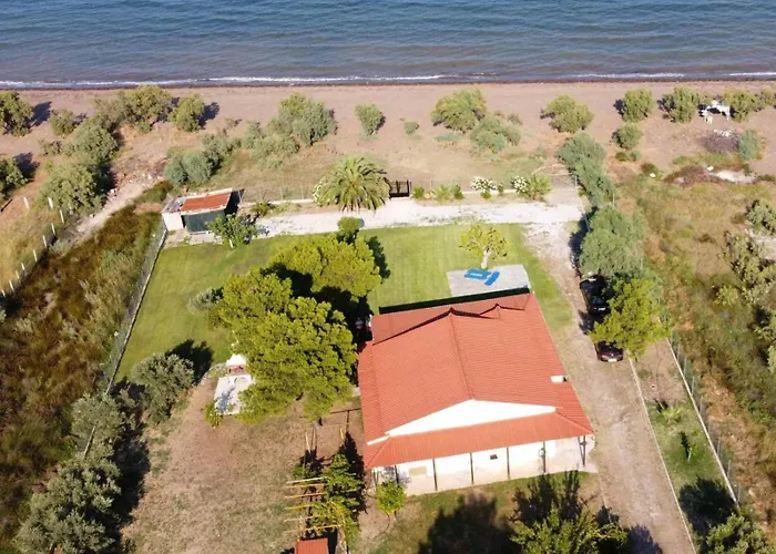 Сasa de vacaciones Themilia Beachfront, Luxury House